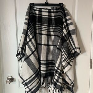 Plaid Black and White Shawl